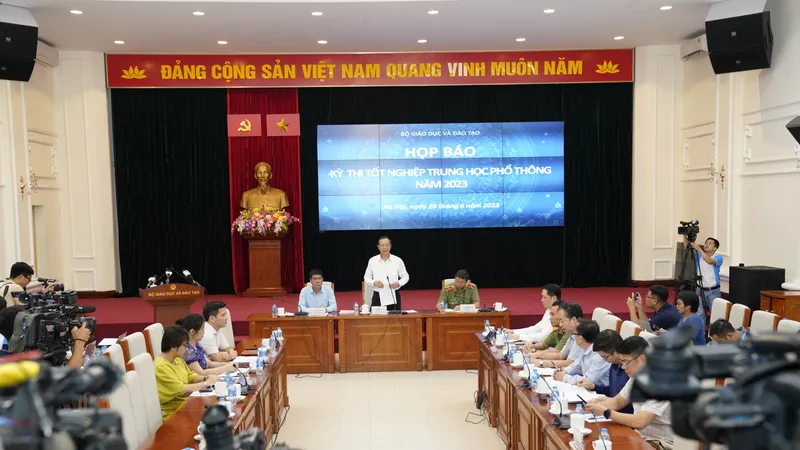  Bộ GD-ĐT họp báo về kỳ thi. Ảnh: ĐỖ TRUNG