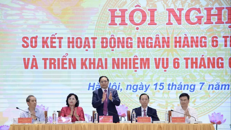Tiếp tục kiểm soát chặt chẽ tín dụng vào các lĩnh vực tiềm ẩn rủi ro
