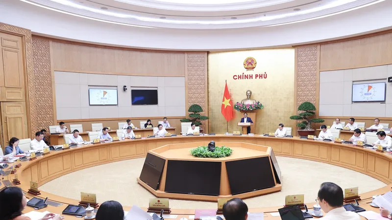 Thủ tướng Phạm Minh Chính chủ trì phiên họp Chính phủ thường kỳ tháng 8. Ảnh VIẾT CHUNG