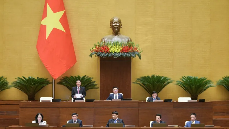 Phiên thảo luận về dự thảo Luật Đất đai (sửa đổi). Ảnh: QUANG PHÚC