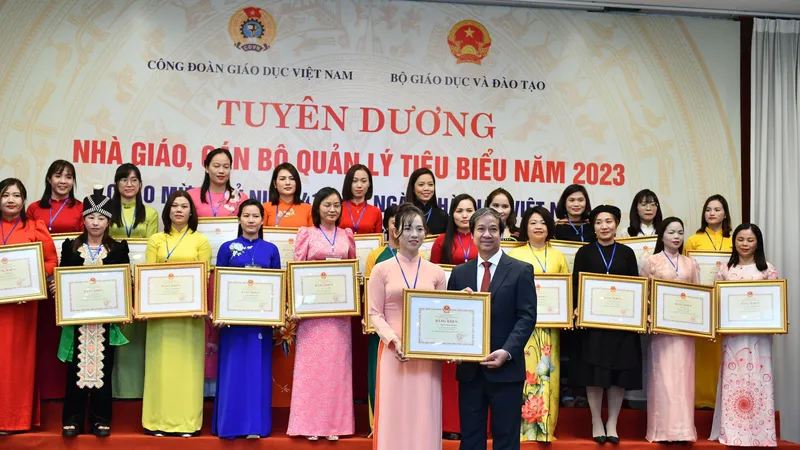 Tuyên dương 200 nhà giáo, cán bộ quản lý tiêu biểu năm 2023