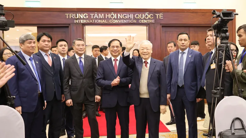 Tổng Bí thư Nguyễn Phú Trọng đến dự Hội nghị ngoại giao 32. Ảnh: QUANG PHÚC