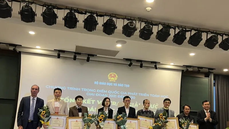 Trao thưởng cho các tác giả có công trình Toán học xuất sắc năm 2023 