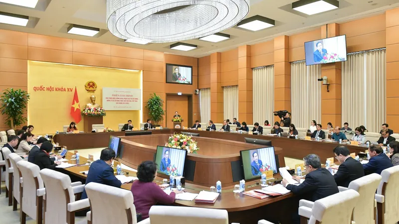 Phiên giải trình “Việc thực hiện chính sách, pháp luật về xây dựng, quản lý và sử dụng thiết chế văn hóa, thể thao giai đoạn 2013 – 2023”. Ảnh: VIẾT CHUNG