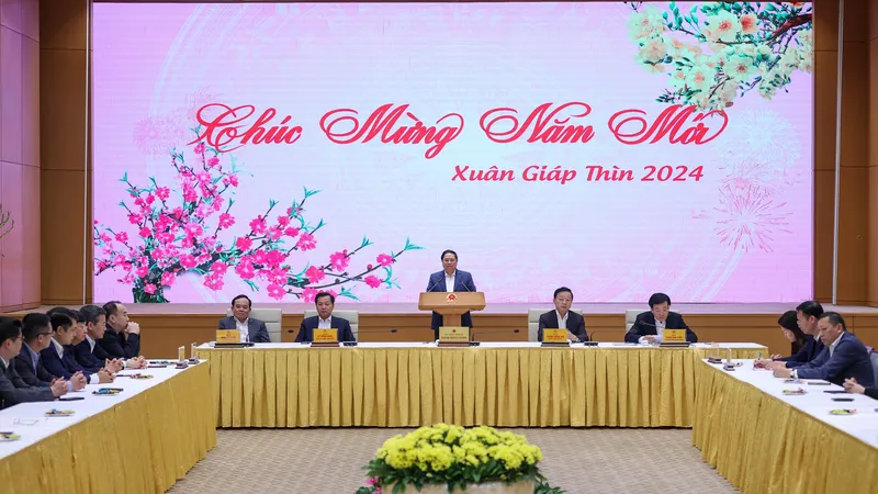 Thủ tướng Phạm Minh Chính và các Phó Thủ tướng dự cuộc gặp mặt đầu năm mới với cán bộ, công chức, viên chức, người lao động Văn phòng Chính phủ