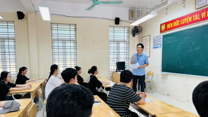 Gần 100.000 học sinh Hà Nội “thi thử” tốt nghiệp THPT theo chương trình mới