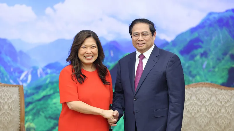 Thủ tướng Phạm Minh Chính tiếp Bộ trưởng Phát triển kinh tế, thương mại quốc tế và xúc tiến xuất khẩu Canada Mary Ng