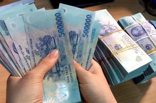 Thủ tướng yêu cầu tiếp tục giảm mặt bằng lãi suất cho vay