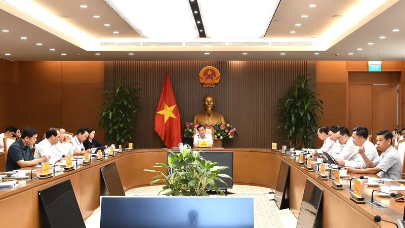 Phó Thủ tướng Chính phủ Lê Minh Khái họp với Ngân hàng Nhà nước Việt Nam và các bộ ngành liên quan về công tác quản lý thị trường vàng