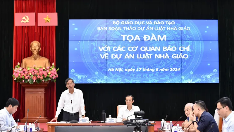 Quang cảnh buổi tọa đàm