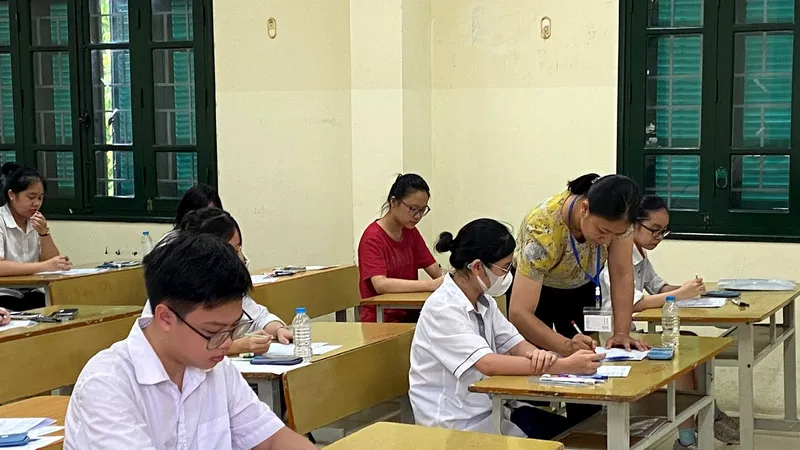 Kỳ thi tuyển sinh vào lớp 10 THPT công lập tại Hà Nội năm học 2024-2025 sẽ diễn ra trong các ngày 8 và 9-6 với sự tham dự của hơn 109.000 thí sinh