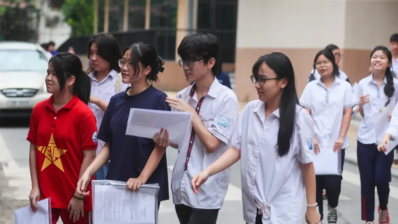 Thí sinh Hà Nội thoải mái vì đề thi Tiếng Anh không khó