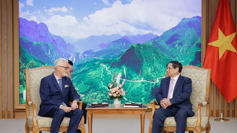 Thủ tướng Phạm Minh Chính tiếp Ngài Guido Hildner, Đại sứ Đặc mệnh toàn quyền Cộng hòa Liên bang Đức tại Việt Nam, chiều 12-6. Ảnh: VIẾT CHUNG