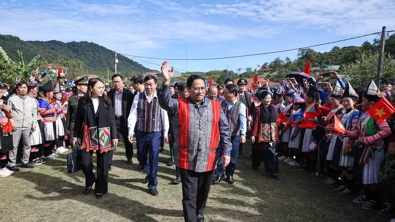 Thủ tướng Phạm Minh Chính dự Ngày hội Đại đoàn kết toàn dân tộc liên khu dân cư các bản thuộc xã Sà Dề Phìn, huyện Sìn Hồ, tỉnh Lai Châu