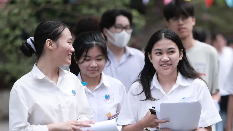 Gợi ý giải bài thi tổ hợp Khoa học tự nhiên và Khoa học xã hội