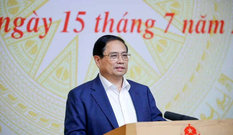 Thủ tướng cho rằng, thủ tục hành chính còn rườm rà, có nơi thực hiện chưa nghiêm. Ảnh: VIẾT CHUNG