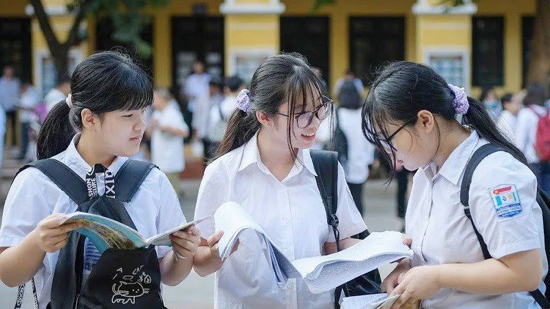 Nhiều trường đại học công bố điểm sàn xét tuyển