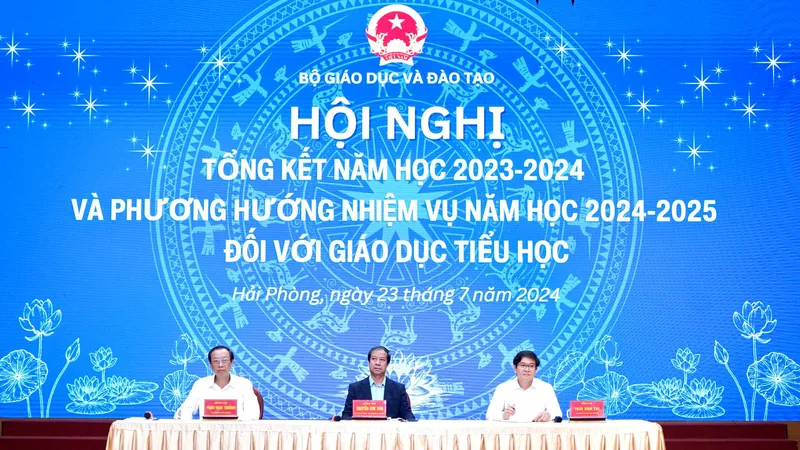 Lãnh đạo Bộ GD-ĐT chủ trì hội nghị