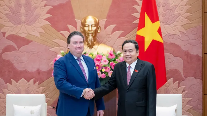 Chủ tịch Quốc hội Trần Thanh Mẫn tiếp Đại sứ Hoa Kỳ tại Việt Nam Marc Evans Knapper. Ảnh: VIẾT CHUNG