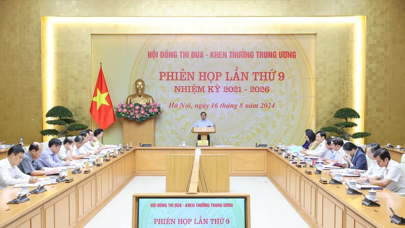Thủ tướng Phạm Minh Chính chủ trì và phát biểu tại phiên họp lần thứ 9 của Hội đồng Thi đua - Khen thưởng Trung ương. Ảnh: VIẾT CHUNG