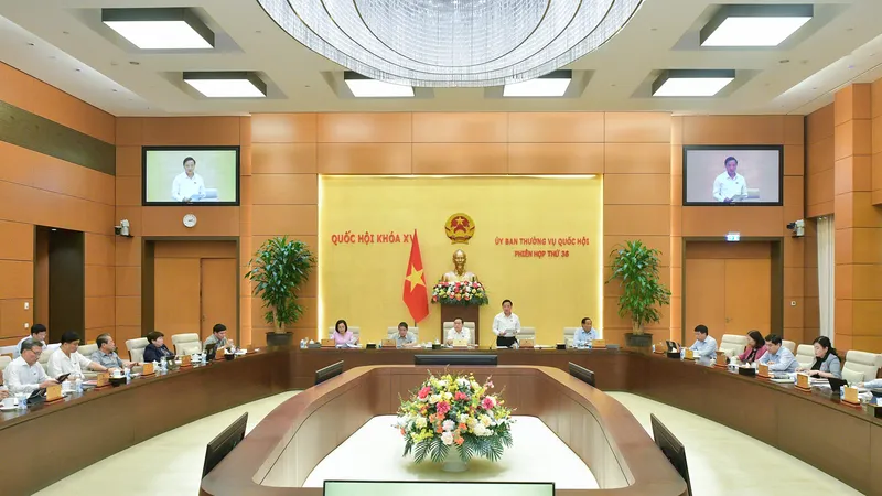 Toàn cảnh phiên họp chiều 22-8