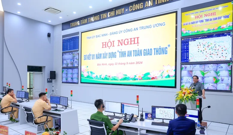 Thủ tướng Phạm Minh Chính đề nghị hướng đến mục tiêu tất cả các tỉnh, thành đều là tỉnh an toàn giao thông