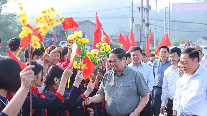 Thủ tướng dự Ngày hội Đại đoàn kết toàn dân tộc tại Lạng Sơn