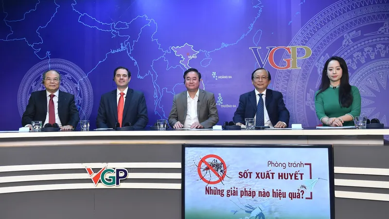 Các đại biểu dự tọa đàm