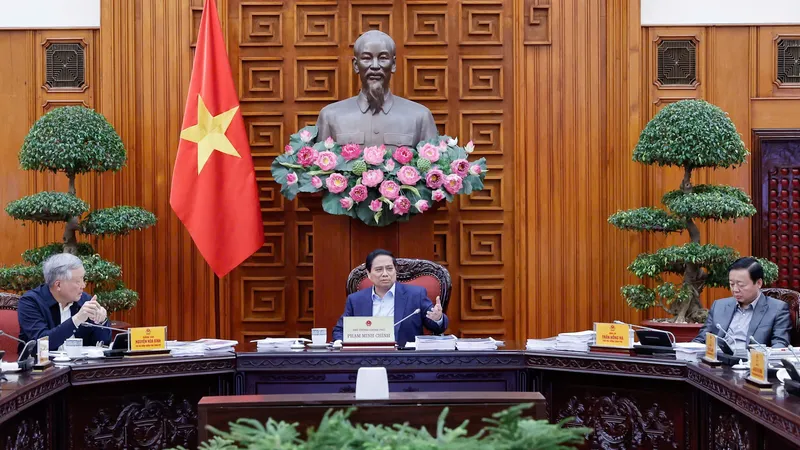 Thủ tướng Phạm Minh Chính chủ trì và phát biểu tại cuộc họp Thường trực Chính phủ về Đề án phát triển mạng lưới đường sắt đô thị tại Hà Nội và TPHCM. Ảnh: VIẾT CHUNG