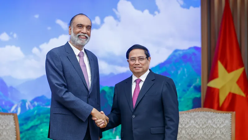 Thủ tướng Phạm Minh Chính và ông Amandeep Singh Gill, Phó Tổng Thư ký Liên hợp quốc về Công nghệ kỹ thuật số và công nghệ mới nổi