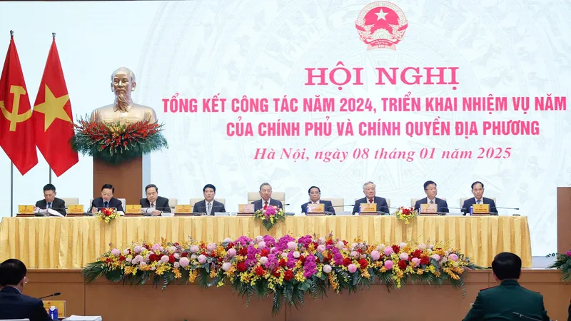 Hội nghị triển khai nhiệm vụ năm 2025 của Chính phủ và các địa phương