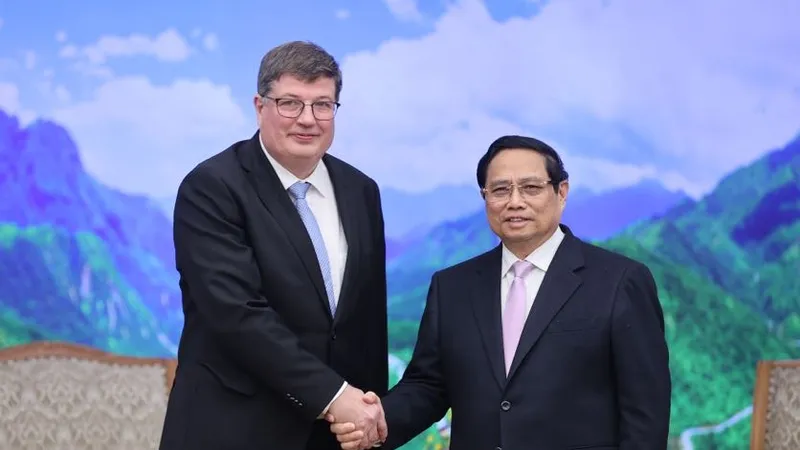 Thủ tướng Phạm Minh Chính và Bộ trưởng phụ trách việc làm thuộc Bộ Kinh tế và Việc làm Phần Lan Arto Olavi Satonen