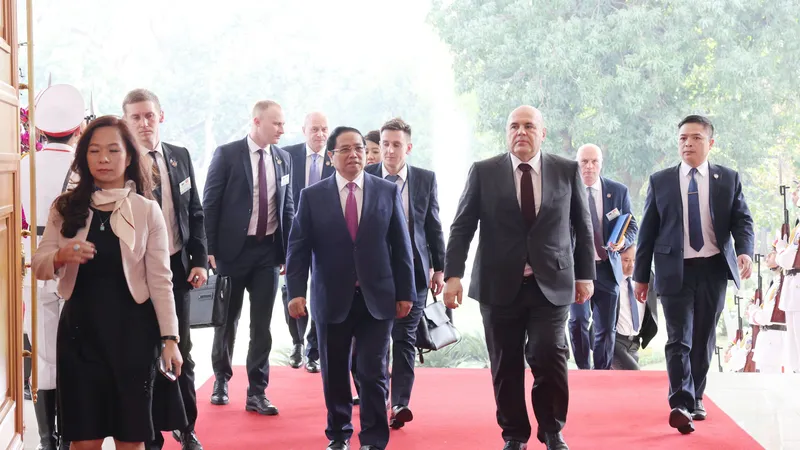 Thủ tướng Phạm Minh Chính và Thủ tướng Mikhail Vladimirovich Mishustin đến dự hội nghị đối thoại doanh nghiệp cấp cao Việt Nam - Liên bang Nga. Ảnh: QUANG PHÚC