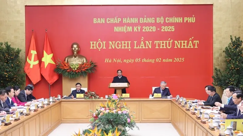 Thủ tướng chủ trì hội nghị lần thứ nhất Ban Chấp hành Đảng bộ Chính phủ nhiệm kỳ 2020-2025. Ảnh: VIẾT CHUNG