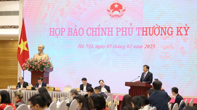 Họp báo Chính phủ thường kỳ, chiều 5-2. Ảnh: QUANG PHÚC