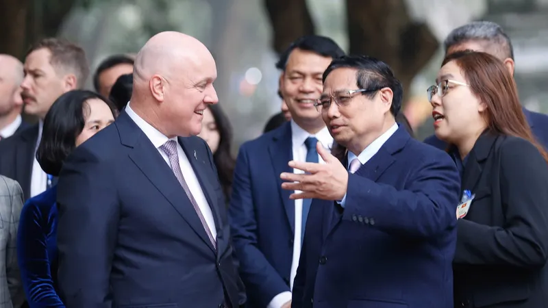 Thủ tướng Phạm Minh Chính cùng Thủ tướng New Zealand thăm Văn Miếu - Quốc Tử Giám
