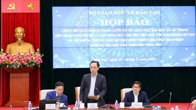 Bộ GD-ĐT họp báo chiều 7-3