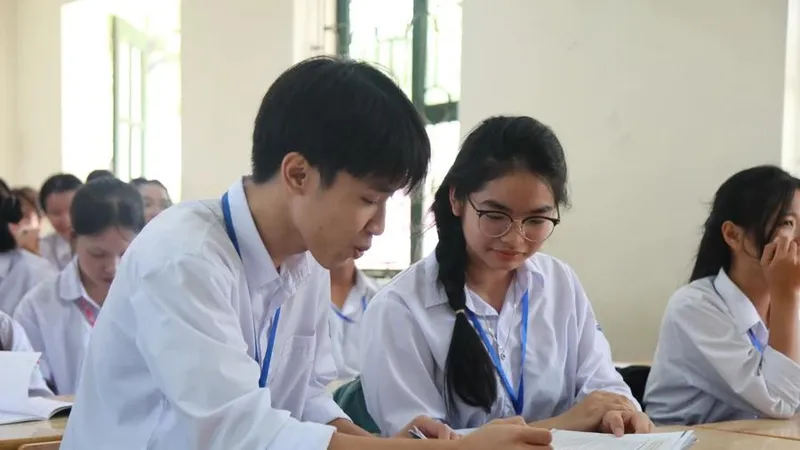 Hà Nội tổ chức thi khảo sát học sinh lớp 11, 12