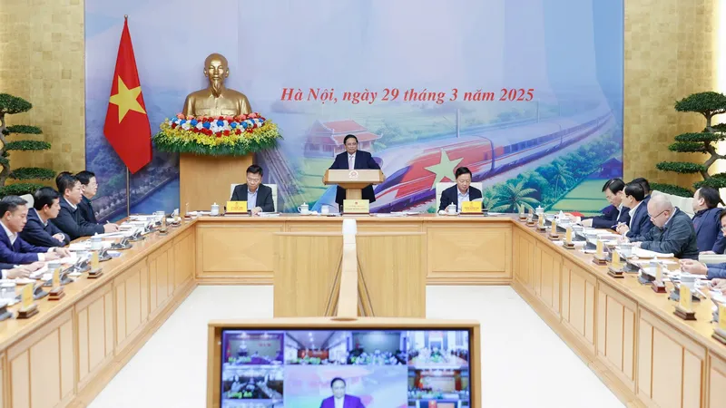 Thủ tướng Phạm Minh Chính chủ trì và phát biểu tại cuộc họp. Ảnh: VIẾT CHUNG