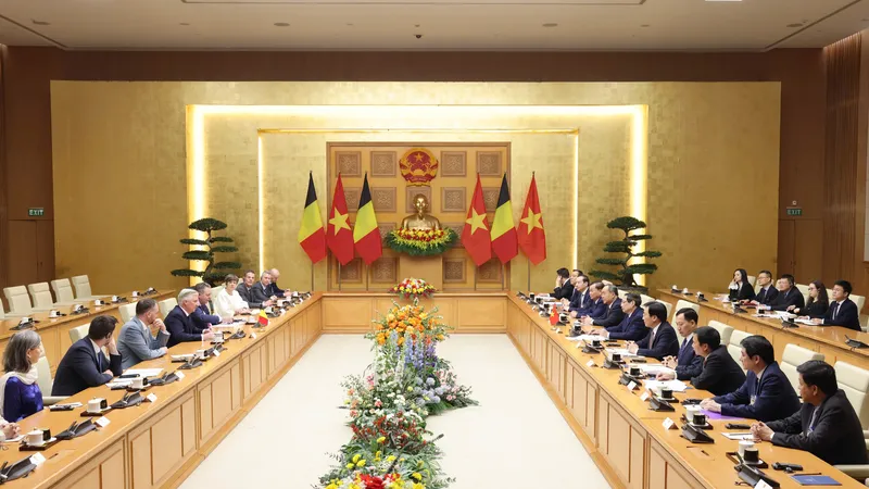 Thủ tướng Phạm Minh Chính hội kiến Nhà vua Vương quốc Bỉ Philippe, chiều 1-4. Ảnh QUANG PHÚC