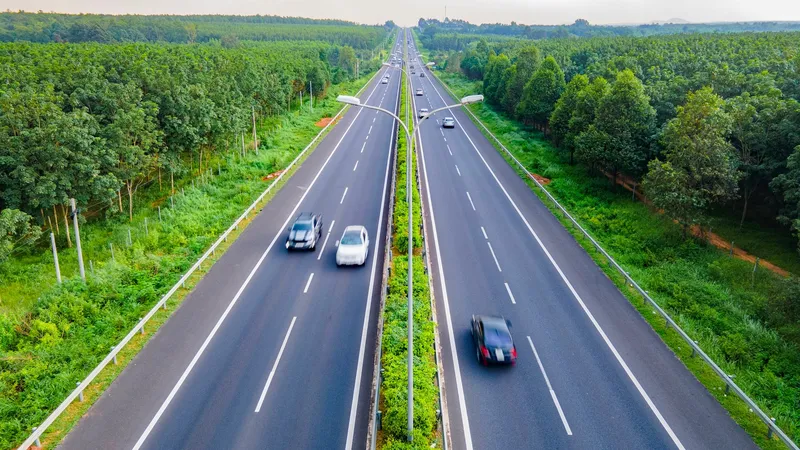 Chính phủ sẽ kết nối thông suốt tuyến cao tốc Bắc Nam phía Đông đến Đất Mũi và cảng Hòn Khoai thuộc tỉnh Cà Mau.