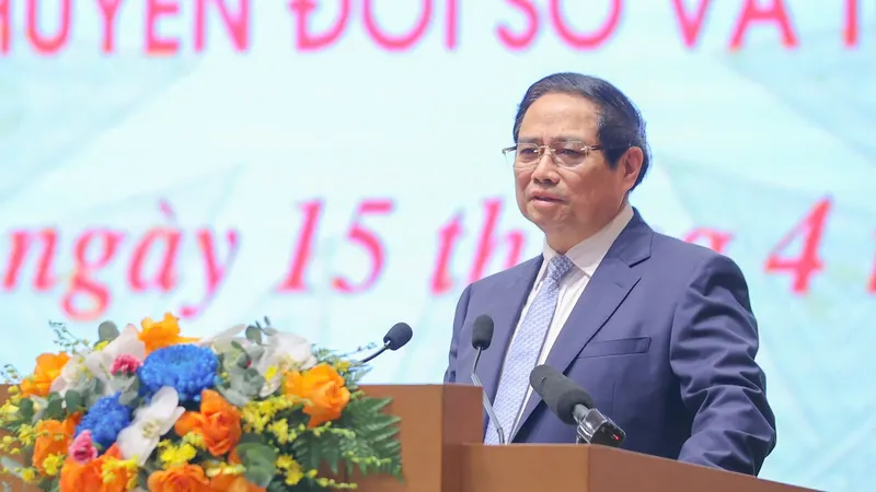 Thủ tướng Phạm Minh Chính phát biểu tại hội nghị doanh nghiệp Nhà nước tiên phong trong chuyển đổi số và thúc đẩy tăng trưởng. Ảnh: VIẾT CHUNG