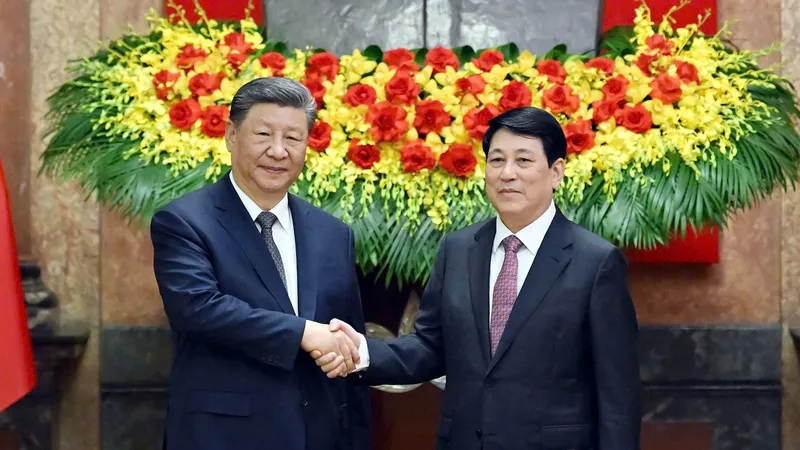 Chủ tịch nước Lương Cường hội kiến Tổng Bí thư, Chủ tịch nước Trung Quốc Tập Cận Bình. Ảnh: VIẾT CHUNG