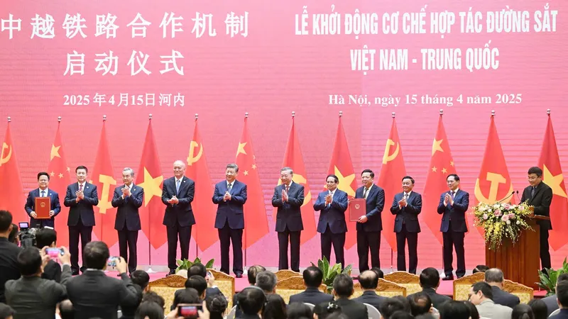 Lãnh đạo Đảng, Nhà nước Việt Nam - Trung Quốc dự Liên hoan giao lưu hữu nghị nhân dân hai nước