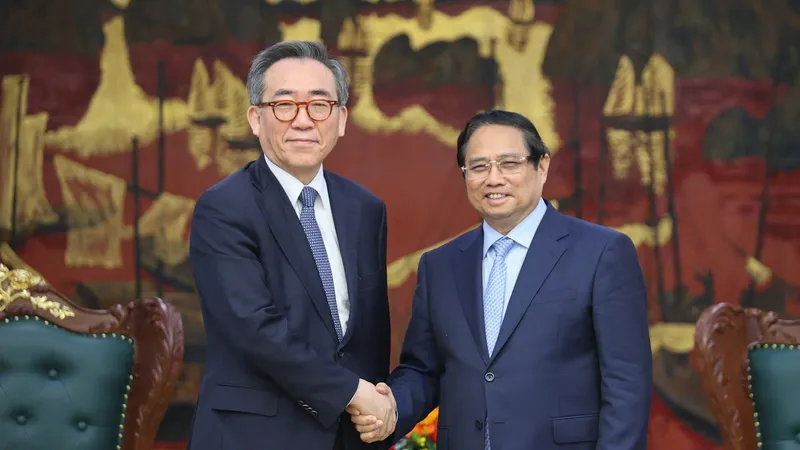 Thủ tướng Phạm Minh Chính tiếp Bộ trưởng Ngoại giao Hàn Quốc Cho Tae-yul. Ảnh: VIẾT CHUNG