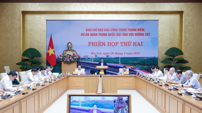 Thủ tướng yêu cầu tập trung để triển khai đồng bộ các dự án đường sắt