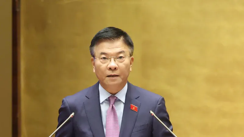 Phó Thủ tướng Lê Thành Long trình bày tờ trình dự án Luật Khoa học, công nghệ và đổi mới sáng tạo, sáng 6-5. Ảnh: QUANG PHÚC