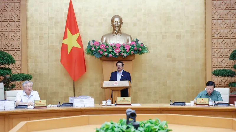 Thủ tướng Phạm Minh Chính chủ trì và phát biểu tại phiên họp của Chính phủ về việc sắp xếp, tổ chức lại đơn vị hành chính các cấp và xây dựng mô hình tổ chức chính quyền địa phương 2 cấp, sáng 9-5. Ảnh: VIẾT CHUNG