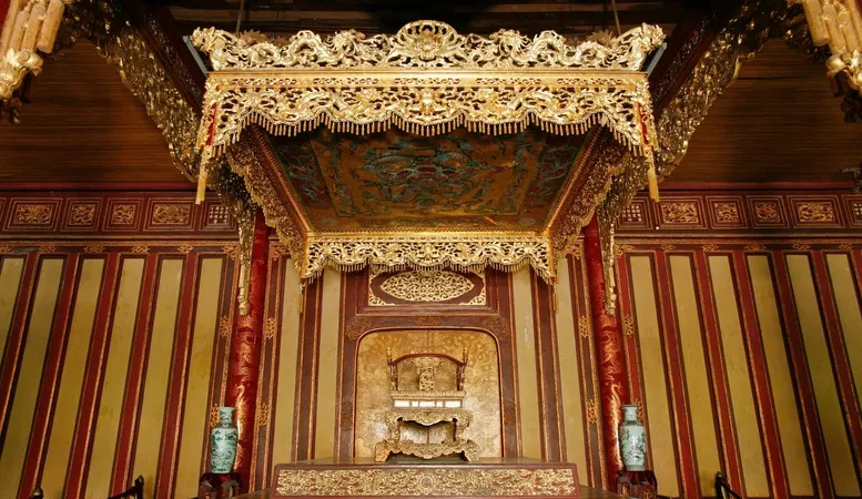 Hình ảnh Ngai vua triều Nguyễn theo hồ sơ đề nghị công nhận Bảo vật quốc gia. Ảnh: CỤC DI SẢN VĂN HÓA CUNG CẤP
