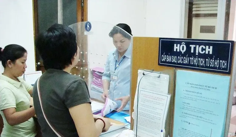 Cá nhân có quyền lựa chọn thực hiện thủ tục hộ tịch tại nơi cư trú hoặc nơi khác